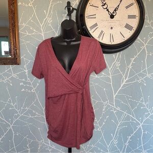 Molliya Red Short Sleeve Wrap Maternity Top Size Large Ruched Sides